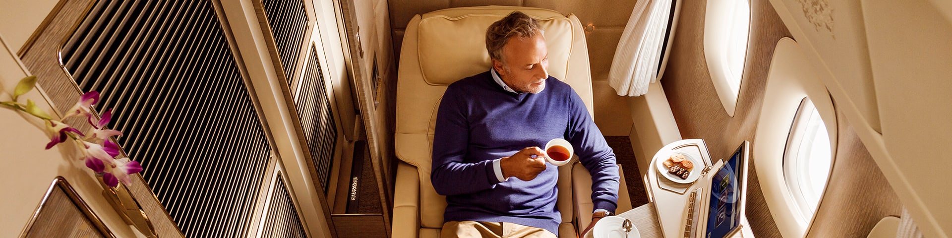 WINGHOPPERS Emirates First Class